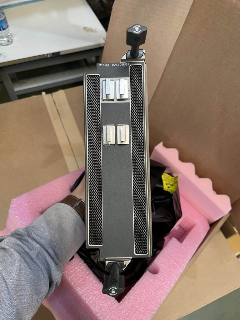 MDA-s - SR-s 2pt QSFP-DD + 2pt QSFP28 -3HE15563AA