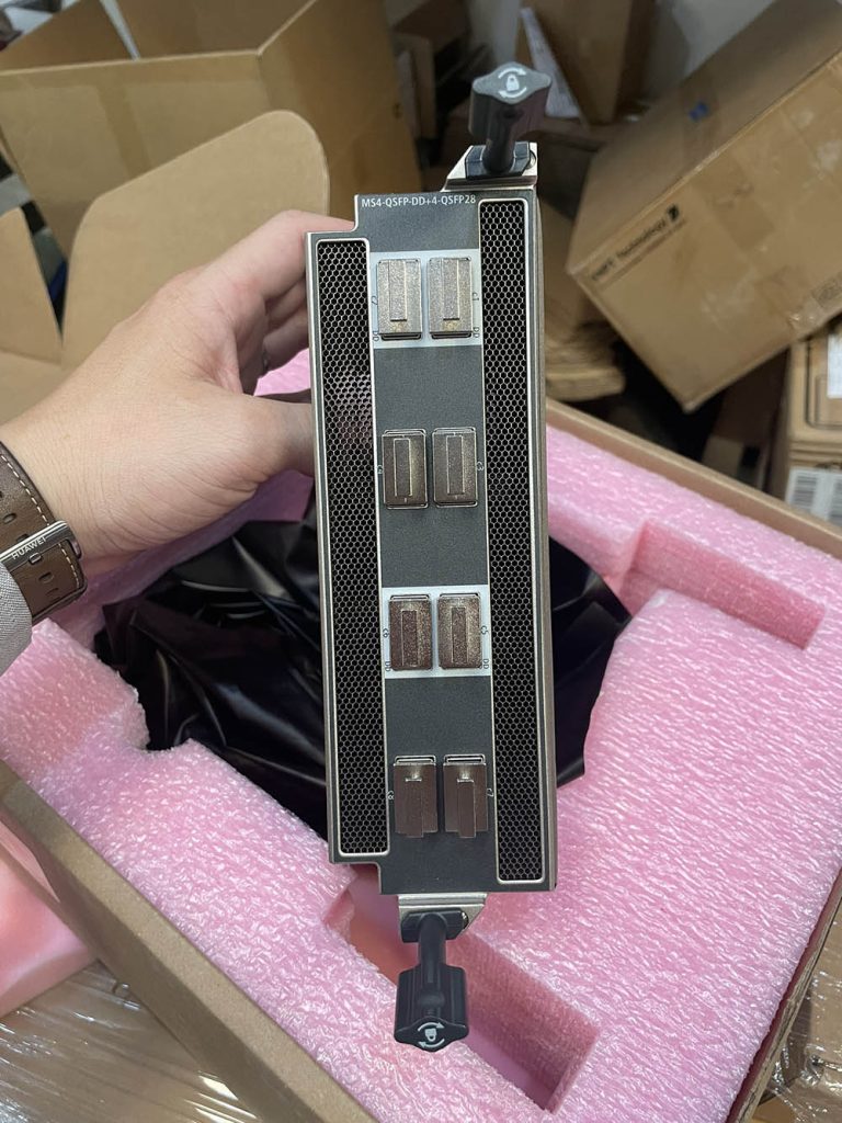 MDA-s - SR-s 4pt QSFP-DD + 4pt QSFP28 - 3HE12515AA