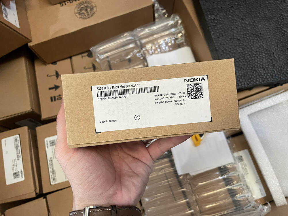 7250 IXR-e Rack Mnt Bracket 10